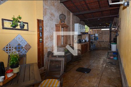 Casa de condomínio à venda com 98m², 3 quartos e 3 vagasÁrea externa