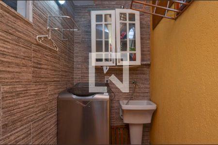 Casa de condomínio à venda com 98m², 3 quartos e 3 vagasÁrea de serviço