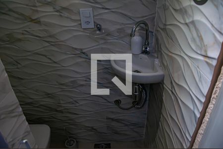 Casa à venda com 300m², 3 quartos e 2 vagas Casa à venda com 300m², 3 quartos e 2 vagasLavabo