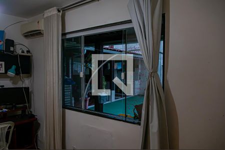 Casa à venda com 300m², 3 quartos e 2 vagas Casa à venda com 300m², 3 quartos e 2 vagasQuarto 2