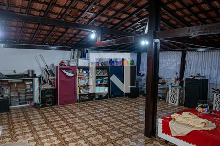 Casa à venda com 300m², 3 quartos e 2 vagas Casa à venda com 300m², 3 quartos e 2 vagasTerraço