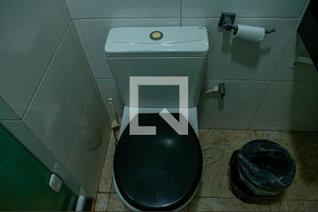 Casa à venda com 300m², 3 quartos e 2 vagas Casa à venda com 300m², 3 quartos e 2 vagasBanheiro