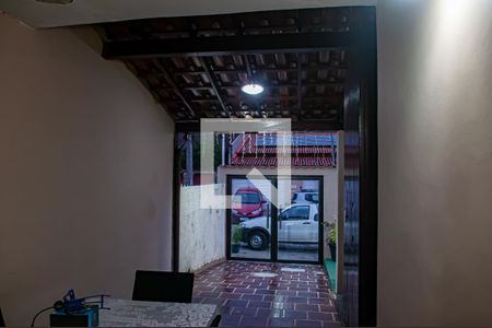 Casa à venda com 300m², 3 quartos e 2 vagas Casa à venda com 300m², 3 quartos e 2 vagasGaragem