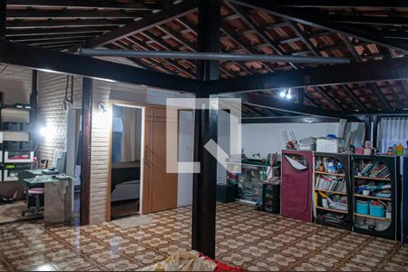 Casa à venda com 300m², 3 quartos e 2 vagas Casa à venda com 300m², 3 quartos e 2 vagasTerraço