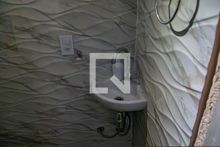 Casa à venda com 300m², 3 quartos e 2 vagas Casa à venda com 300m², 3 quartos e 2 vagasLavabo