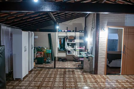 Casa à venda com 300m², 3 quartos e 2 vagas Casa à venda com 300m², 3 quartos e 2 vagasTerraço