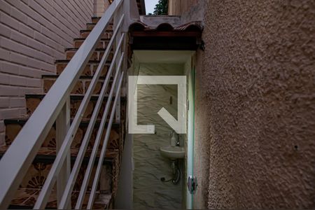 Casa à venda com 300m², 3 quartos e 2 vagas Casa à venda com 300m², 3 quartos e 2 vagasLavabo