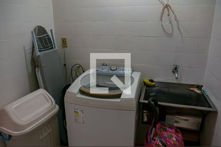 Casa à venda com 300m², 3 quartos e 2 vagas Casa à venda com 300m², 3 quartos e 2 vagasÁrea de Serviço