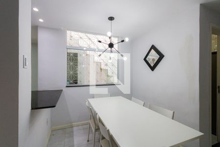 Sala de casa à venda com 2 quartos, 110m² em Freguesia de Jacarepaguá, Rio de Janeiro