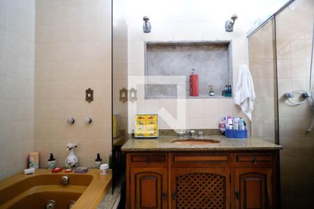 Casa à venda com 194m², 3 quartos e 5 vagasBanheiro