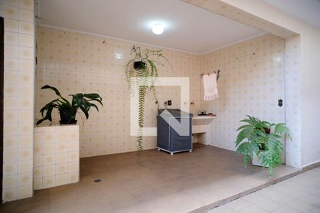 Casa à venda com 194m², 3 quartos e 5 vagasLavanderia