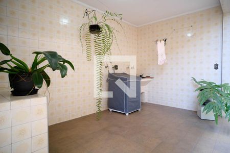 Casa à venda com 194m², 3 quartos e 5 vagasLavanderia