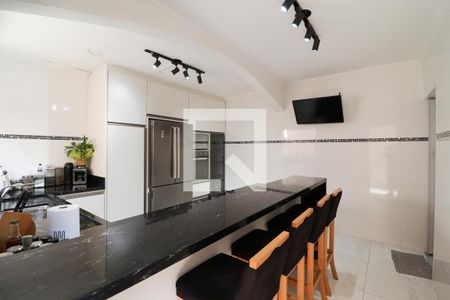 Casa à venda com 560m², 4 quartos e 2 vagas Casa à venda com 560m², 4 quartos e 2 vagasCozinha
