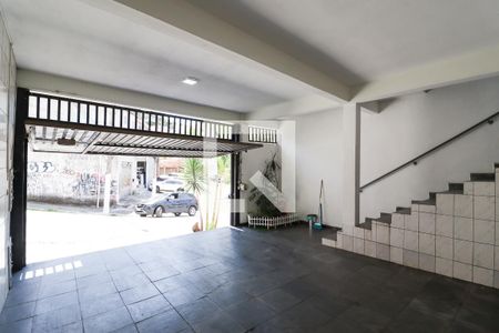 Casa à venda com 560m², 4 quartos e 2 vagas Casa à venda com 560m², 4 quartos e 2 vagasGaragem