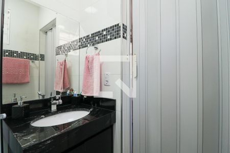 Casa à venda com 560m², 4 quartos e 2 vagas Casa à venda com 560m², 4 quartos e 2 vagasBanheiro da Suíte