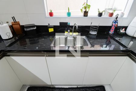 Casa à venda com 560m², 4 quartos e 2 vagas Casa à venda com 560m², 4 quartos e 2 vagasCozinha