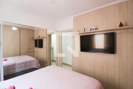 Casa à venda com 560m², 4 quartos e 2 vagas Casa à venda com 560m², 4 quartos e 2 vagasSuíte