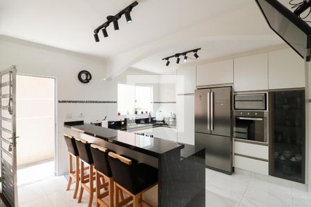 Casa à venda com 560m², 4 quartos e 2 vagas Casa à venda com 560m², 4 quartos e 2 vagasCozinha