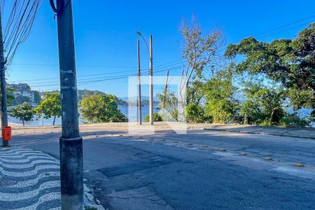 Apartamento para alugar com 150m², 3 quartos e 1 vagaRua