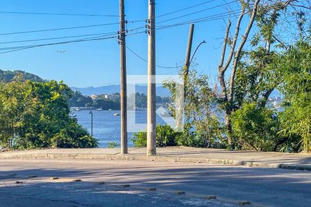 Apartamento para alugar com 150m², 3 quartos e 1 vagaRua