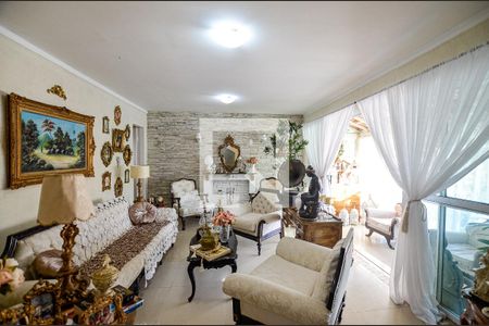 Sala de casa à venda com 3 quartos, 234m² em Serra Grande, Niterói
