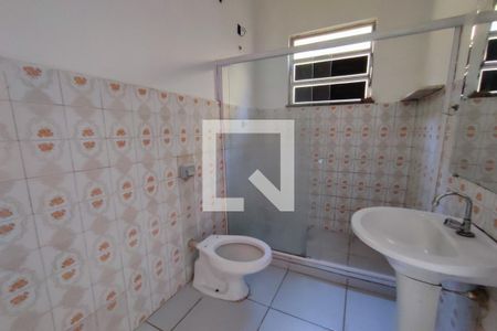 Banheiro de apartamento para alugar com 2 quartos, 100m² em Taquara, Rio de Janeiro