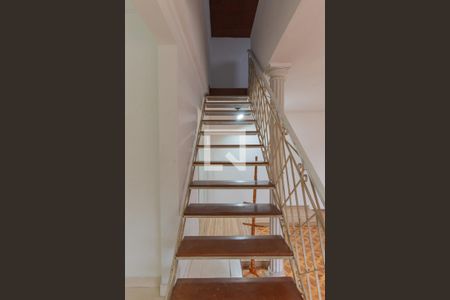 Sala - Escada de casa à venda com 2 quartos, 240m² em Jardim do Lago, Campinas