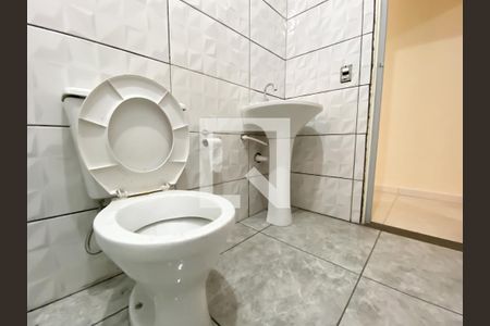 Banheiro de casa para alugar com 1 quarto, 59m² em Quitaúna, Osasco