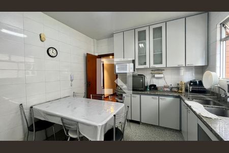 Apartamento à venda com 138m², 4 quartos e 2 vagasCozinha