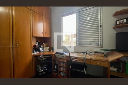 Apartamento à venda com 138m², 4 quartos e 2 vagasQuarto 3