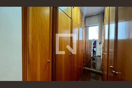 Apartamento à venda com 138m², 4 quartos e 2 vagasQuarto 2