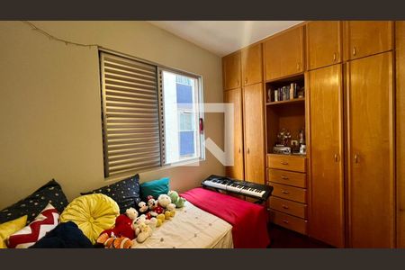 Apartamento à venda com 138m², 4 quartos e 2 vagasQuarto 4