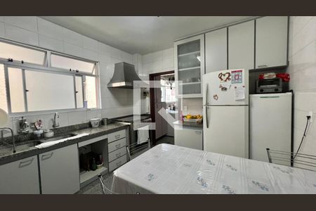Apartamento à venda com 138m², 4 quartos e 2 vagasCozinha