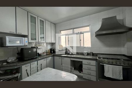 Apartamento à venda com 138m², 4 quartos e 2 vagasCozinha