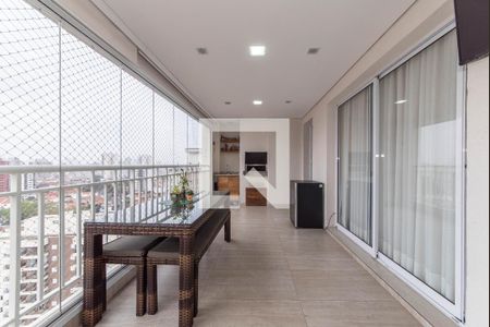 Apartamento à venda com 115m², 3 quartos e 2 vagasVaranda