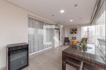 Apartamento à venda com 115m², 3 quartos e 2 vagasVaranda