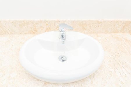 Casa à venda com 171m², 3 quartos e 2 vagasBanheiro 