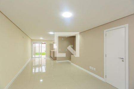 Sala  de casa à venda com 3 quartos, 171m² em Guarujá, Porto Alegre
