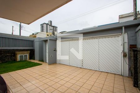 Casa à venda com 271m², 3 quartos e 4 vagasJardim/Garagem