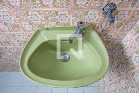 Casa à venda com 271m², 3 quartos e 4 vagasBanheiro social