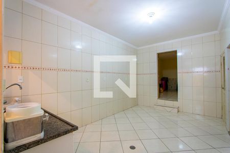 Casa à venda com 271m², 3 quartos e 4 vagasEdícula - Cozinha