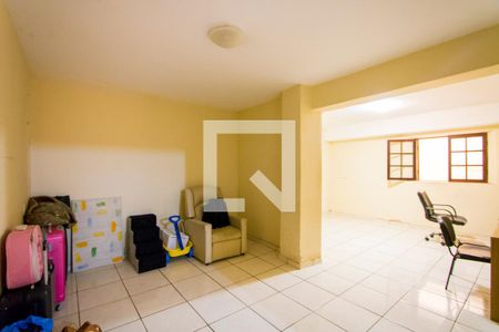 Casa à venda com 271m², 3 quartos e 4 vagasEdícula - Quarto