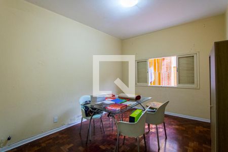 Casa à venda com 271m², 3 quartos e 4 vagasEdícula - Sala