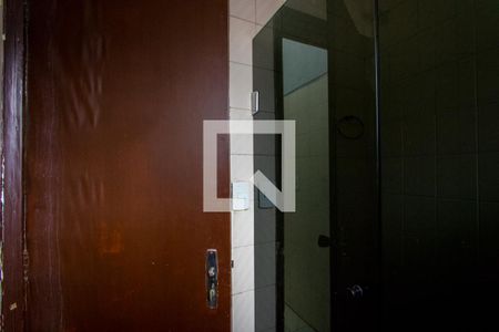 Casa à venda com 271m², 3 quartos e 4 vagasBanheiro do quarto 2