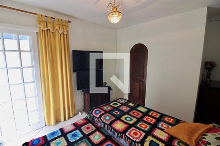 Casa à venda com 600m², 5 quartos e 5 vagasSuíte 4