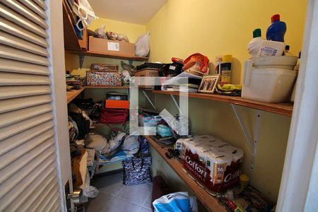 Casa à venda com 600m², 5 quartos e 5 vagasDespensa