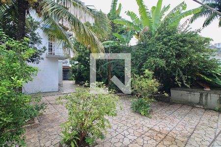 Casa à venda com 600m², 5 quartos e 5 vagasQuintal