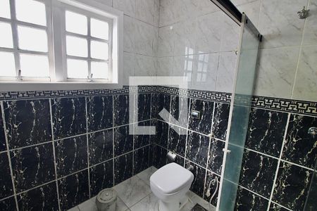 Casa à venda com 600m², 5 quartos e 5 vagasBanheiro da Suíte 2