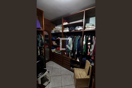 Casa à venda com 600m², 5 quartos e 5 vagasCloset da suíte 4