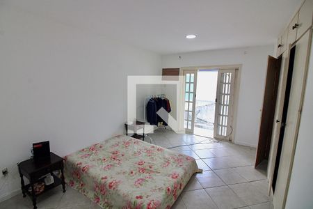 Casa à venda com 600m², 5 quartos e 5 vagasSuíte 2